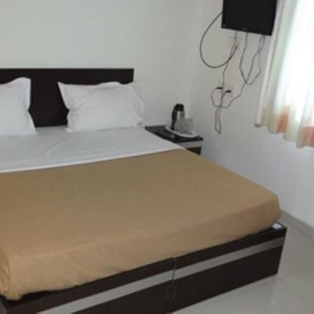 إندور Linear Inn المظهر الخارجي الصورة