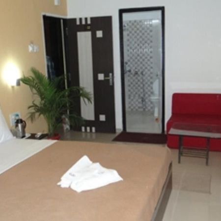 إندور Linear Inn المظهر الخارجي الصورة