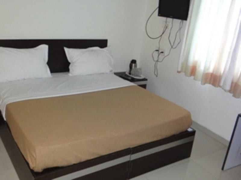 إندور Linear Inn المظهر الخارجي الصورة