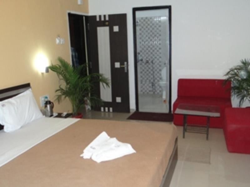 إندور Linear Inn المظهر الخارجي الصورة